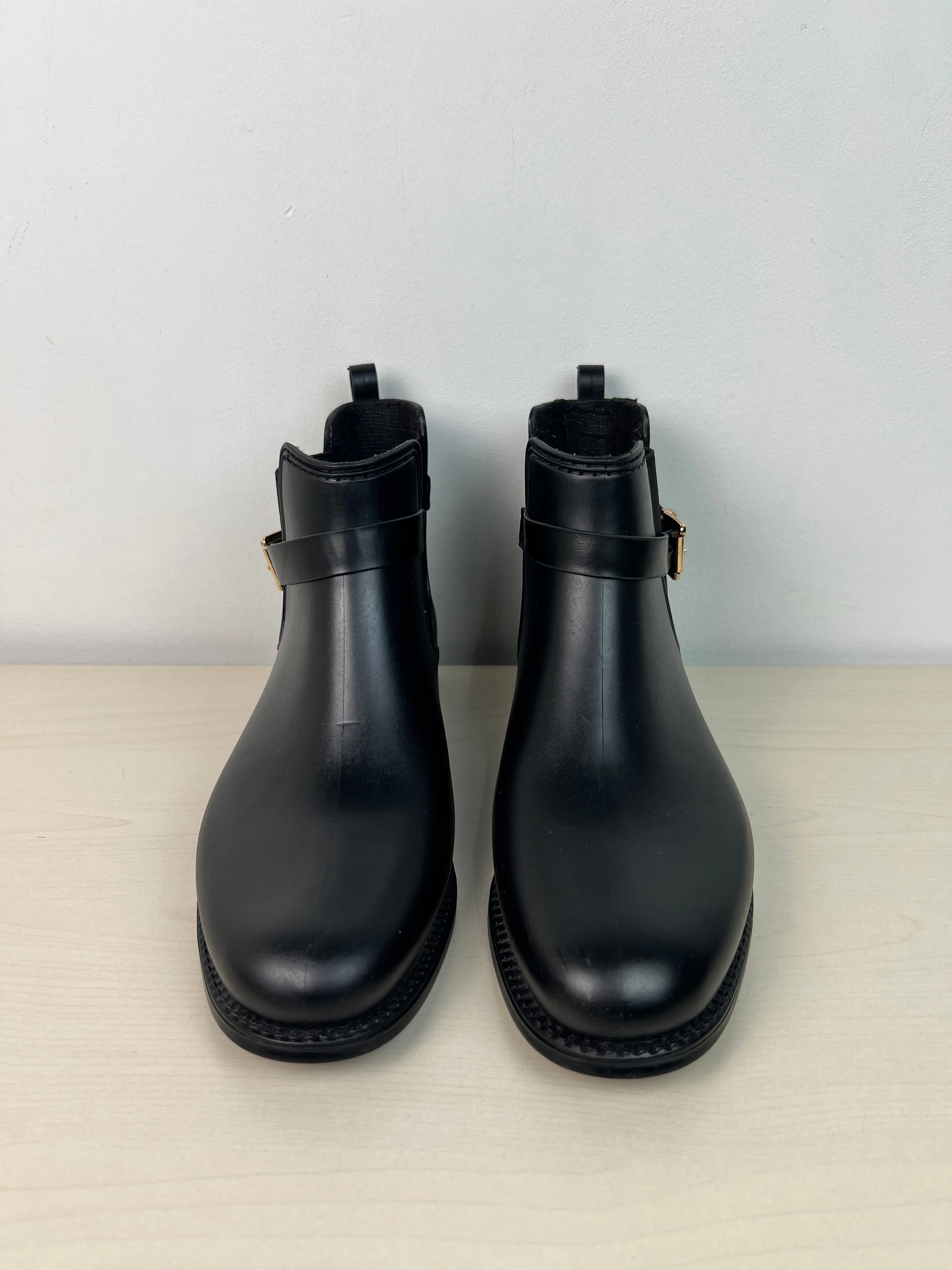 Boots Ankle Flats By FERRERA In Black, Size: 8