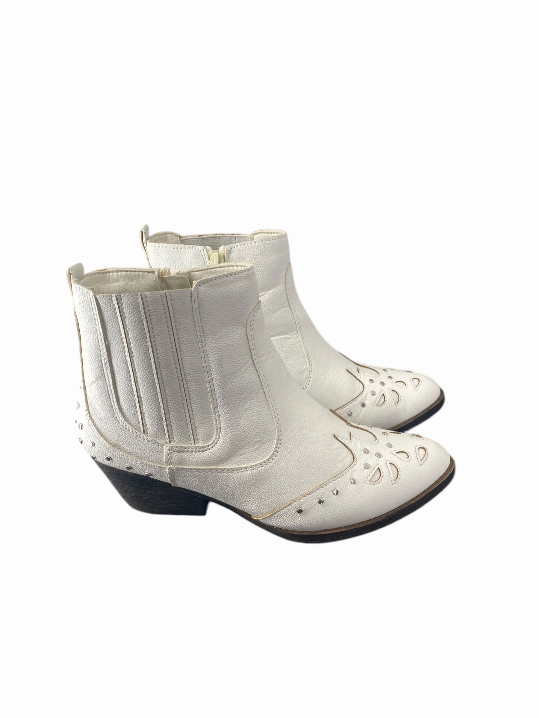 Boots Ankle Heels By Sugar In White, Size: 9