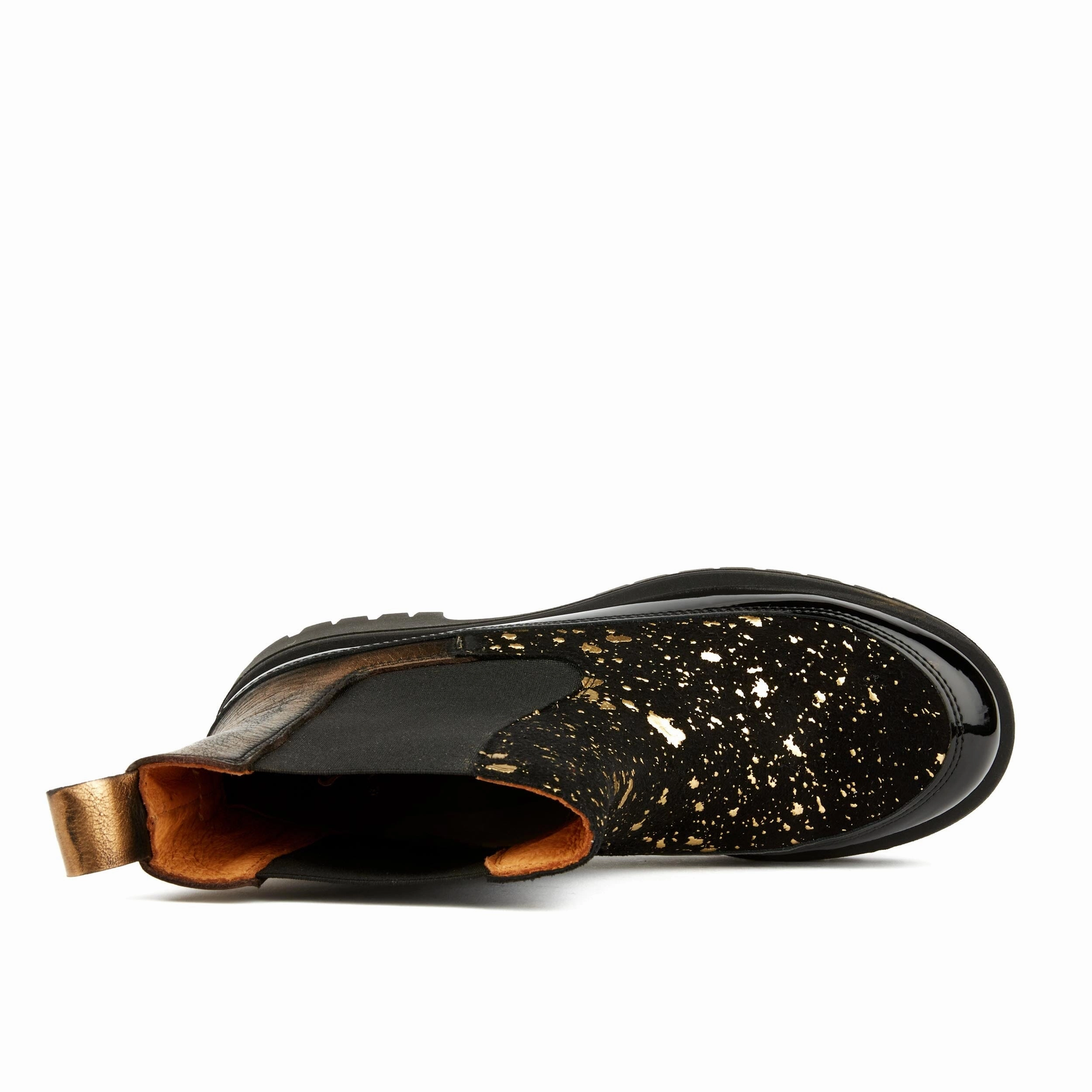 Bora - Black & Gold