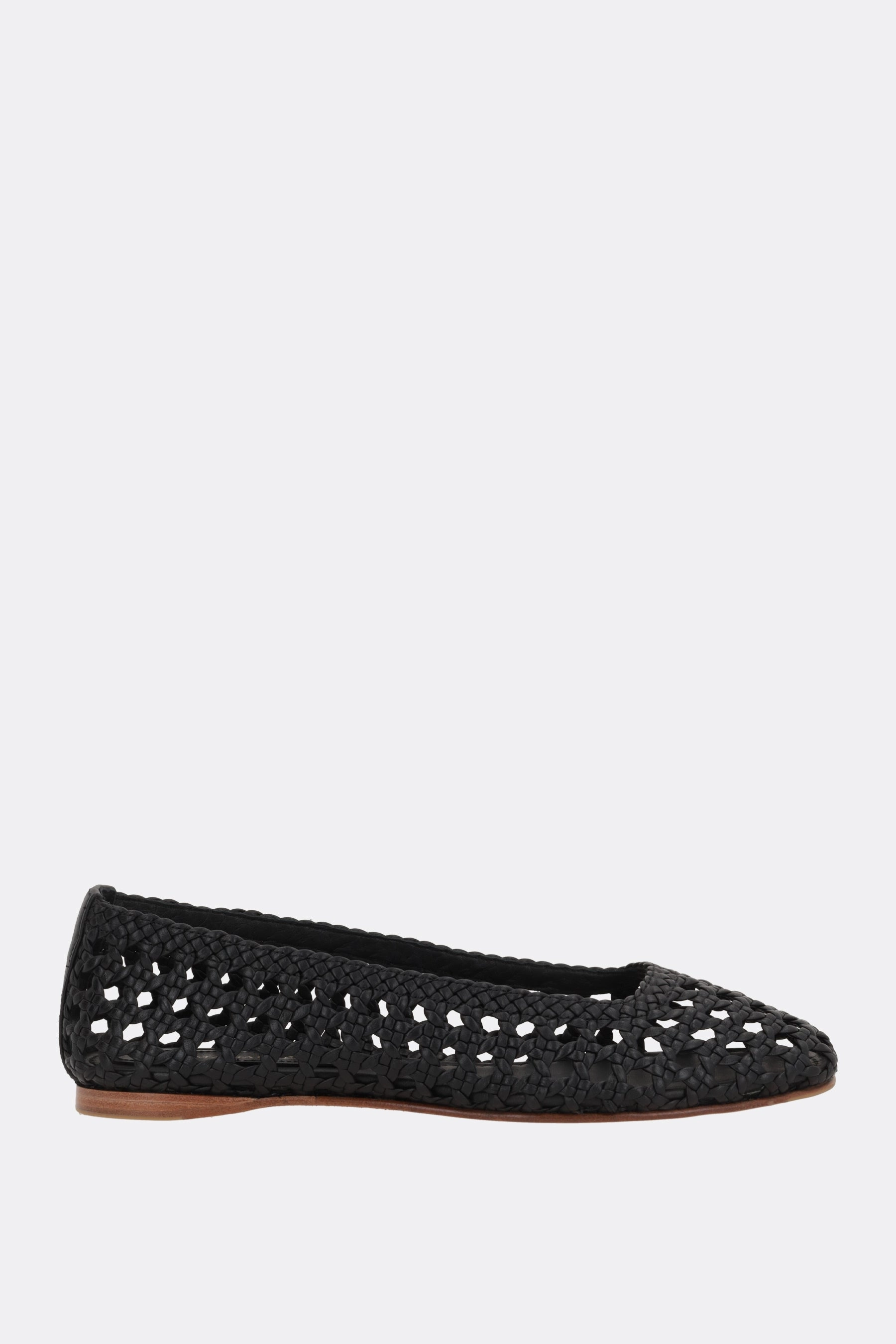 Shell ballerinas in woven leather