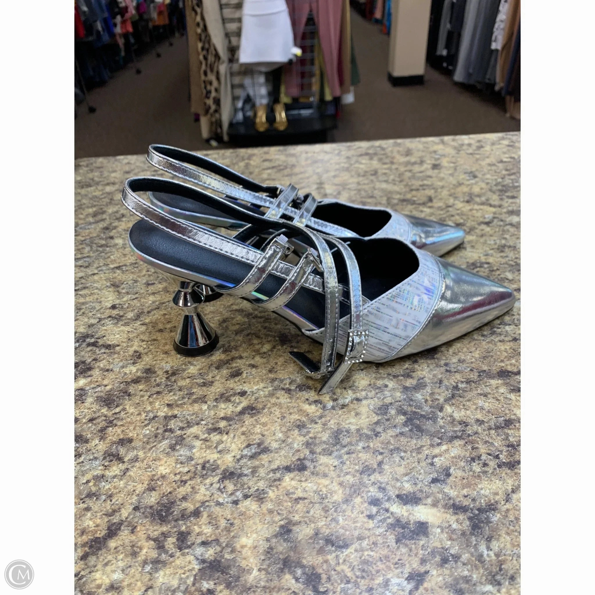 Shoes Heels Kitten By Clothes Mentor In Silver, Size: 9