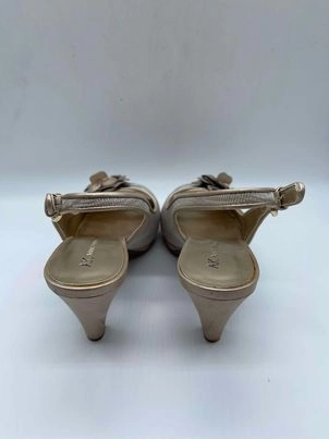 Women's Anne Klein Heels. 8